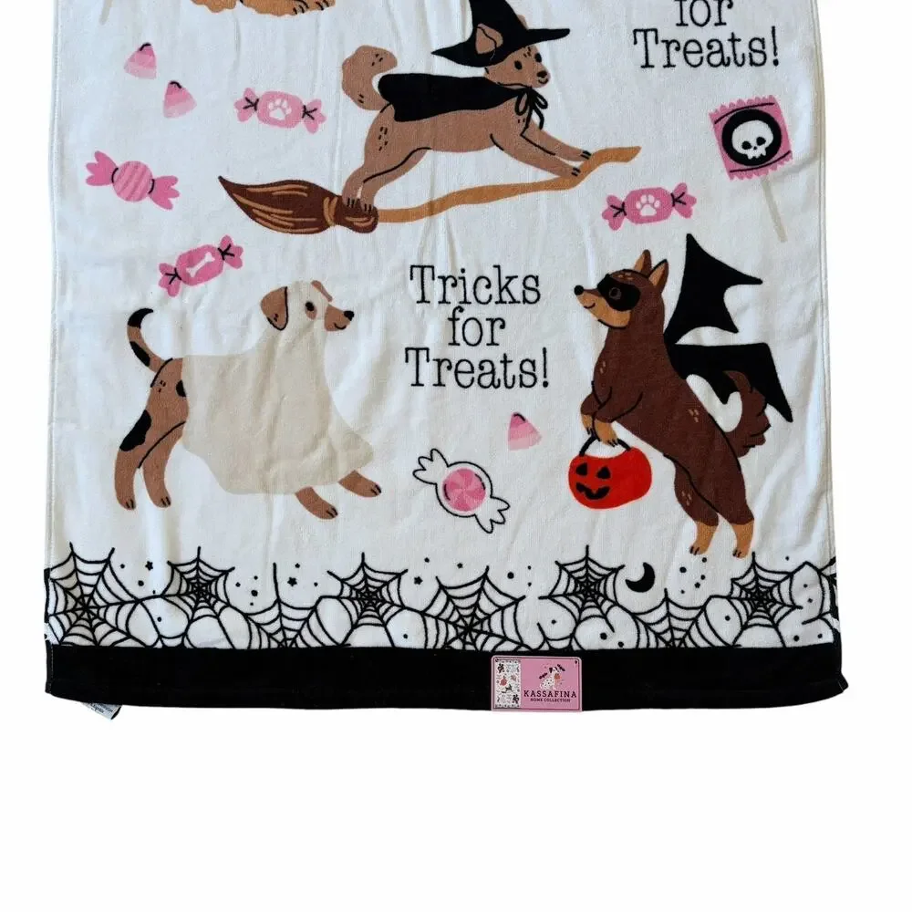 4pc Kassafina Halloween Dogs in Costumes Towel Set -2 Hand 2 Bath 100% Cotton